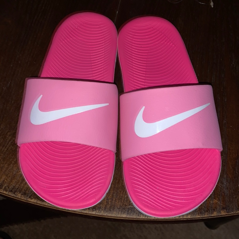 Nike flip flops